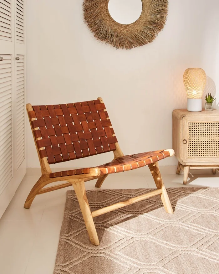 Butaca Calixta - marrón en Madera natural - Butacas, banquetas y puffs, Uruguay | Kavehome, vista 2