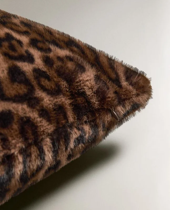 FUNDA COJÍN PELO Y ANIMAL PRINT en Multicolor - Textiles, Uruguay | Zara Home, vista 5