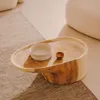 Mesa de centro Mosi con pie de madera maciza de mungur - 90 x 50 cm en Madera natural - Mesas de living, Uruguay | Kavehome, vista 2 de 5