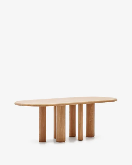 Mesa ovalada Mailen - en chapa de fresno con acabado natural Ø 220 x 105 cm en Madera natural - Mesas de comedor, Uruguay | Kavehome