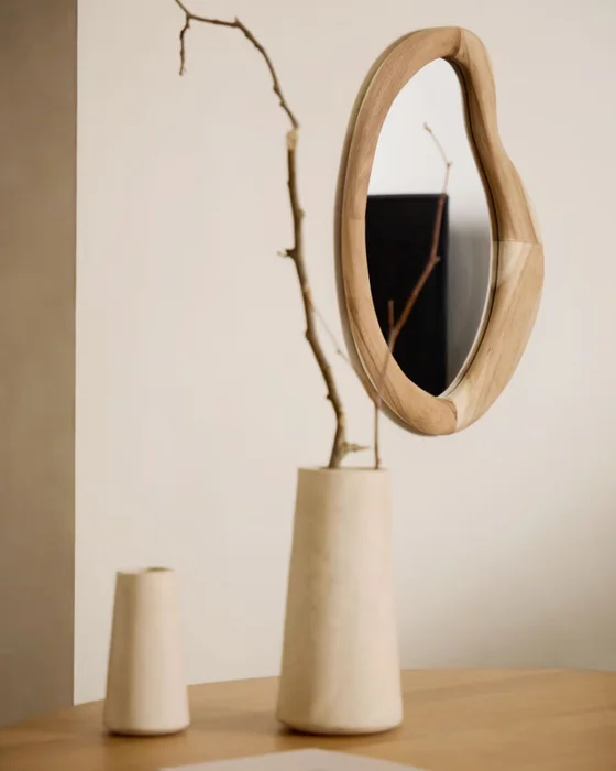 Espejo Selem de madera de mungur con acabado natural 68 x 44 cm en Madera natural - Espejos, Uruguay | Kavehome, vista 3
