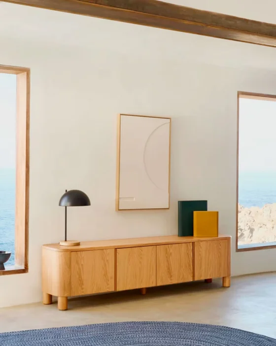 Lámpara de mesa Catlar de madera de fresno y metal - con acabado pintado negro en Negro - Lámparas de mesa, Uruguay | Kavehome, vista 3