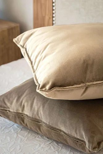 ALMOHADON TERCIOPELO OLIVA - 55 X 55 CMS en Verde oliva - Textiles, Uruguay | La Iberica