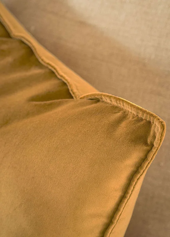 ALMOHADON TERCIOPELO ORO - 55 X 55 CMS en Dorado - Textiles, Uruguay | La Iberica, vista 12