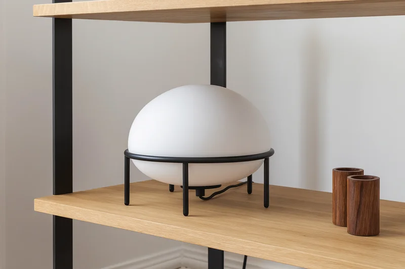 Lampara de mesa PUMP en Blanco - Lámparas de mesa, Uruguay | Simple Deco, vista 3