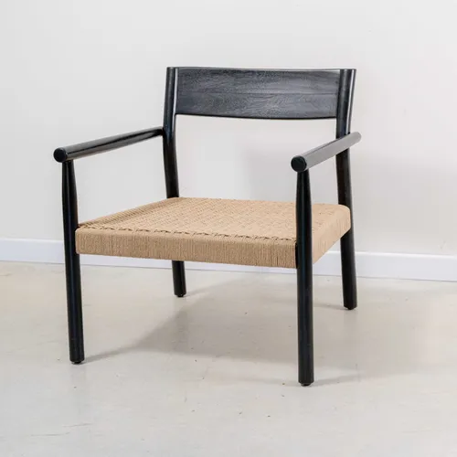 Butaca en madera teca negra y cuerda natural en Negro - Butacas, banquetas y puffs, Uruguay | Entrecasa