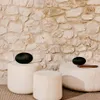 Mesa auxiliar Drasi de cemento con acabado efecto travertino - Ø46 cm - Mesas de arrimo, Uruguay | Kavehome, vista 2 de 8