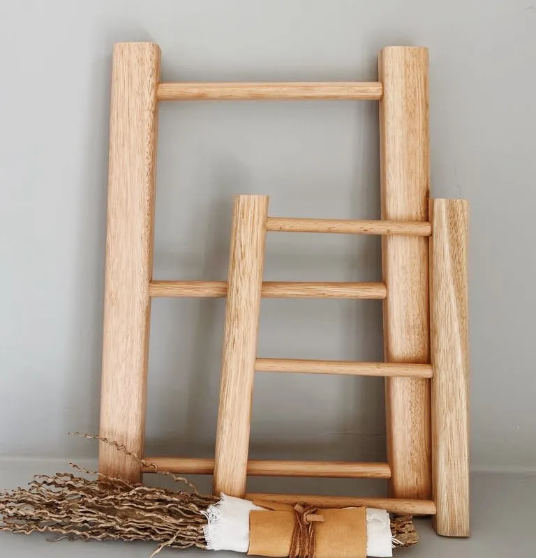 Escalera mediana en madera en Madera natural - Decoración, Uruguay | Dreams On Time