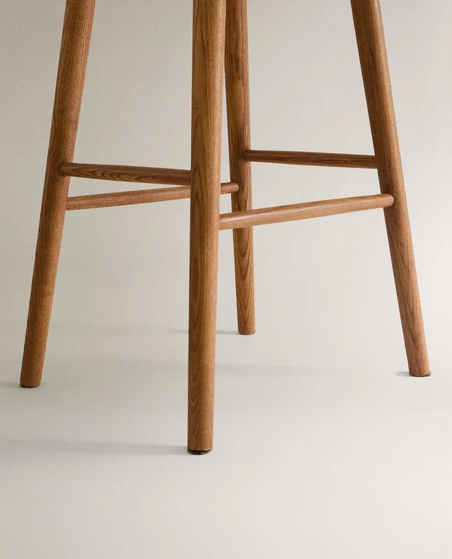 TABURETE MADERA FRESNO en Madera natural - Sillas, Uruguay | Zara Home, vista 5