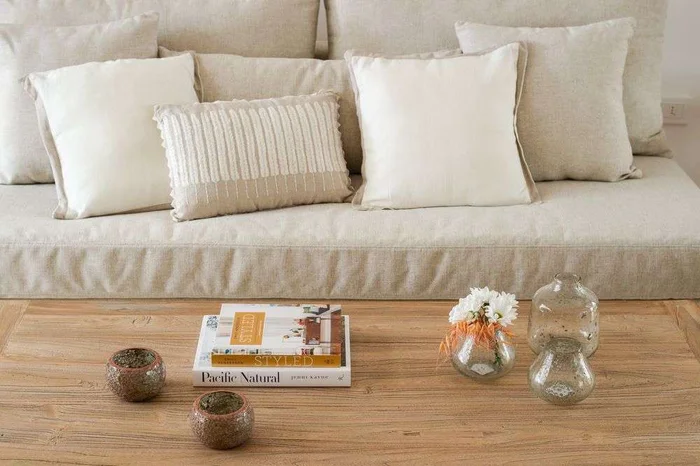 SILLON MANUELA - LINO BELGA ANTIMANCHAS en Beige - Sillones y sofás, Uruguay | La Iberica, vista 2