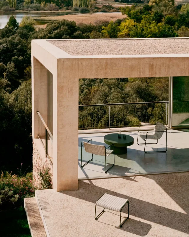 Mesa de centro Aiguablava de cemento - verde Ø 90 cm en Verde - Mesas de living, Uruguay | Kavehome, vista 4
