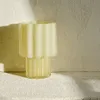 Jarrón Cristila de vidrio amarillo 25 cm en Amarillo - Jarrones, Uruguay | Kavehome, vista 3 de 7