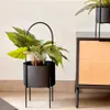Set redondo Mash de 2 maceteros con asa metal negro Ø 25 cm / Ø 16,5 cm en Negro - Macetas, Uruguay | Kavehome, vista 3 de 7