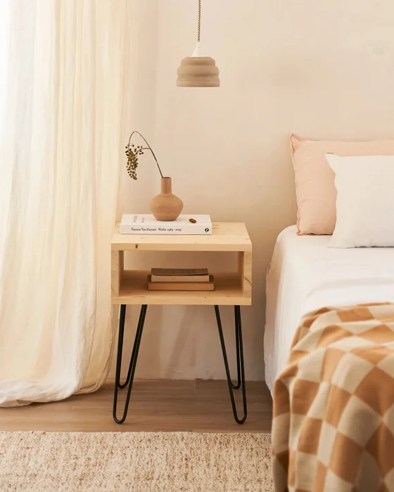 Mesita noche Hairpin en Madera natural - Mesas de luz, Uruguay | Treehouse Deco
