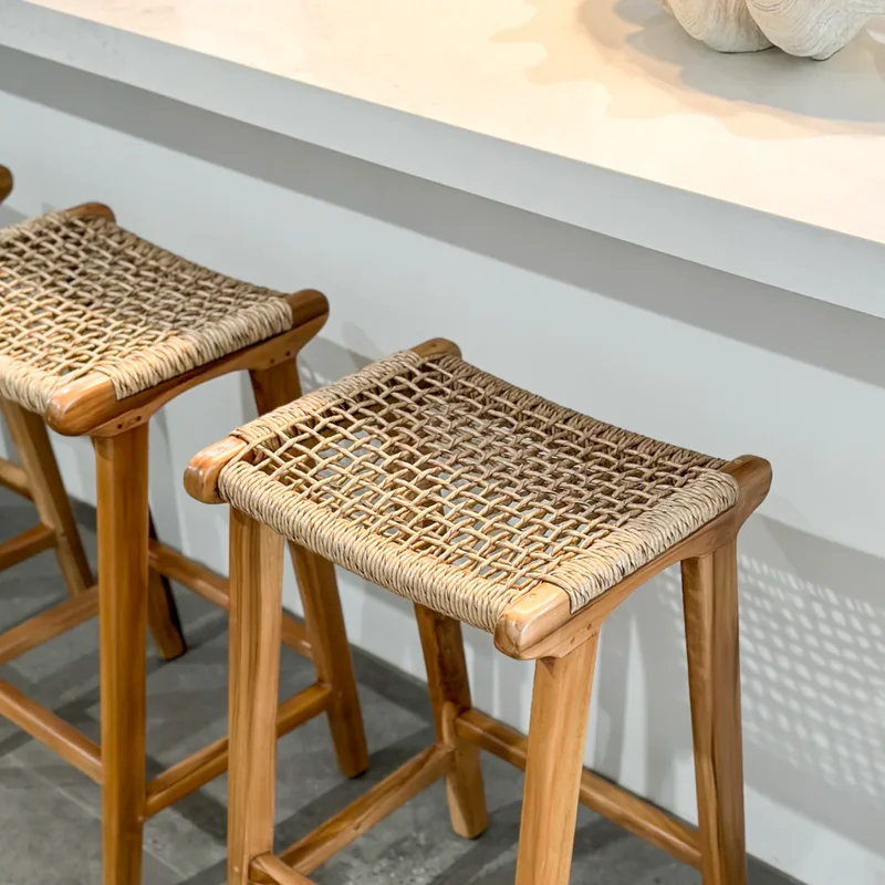 Banqueta Lira Grande en Madera natural - Butacas, banquetas y puffs, Uruguay | Casakos, vista 5