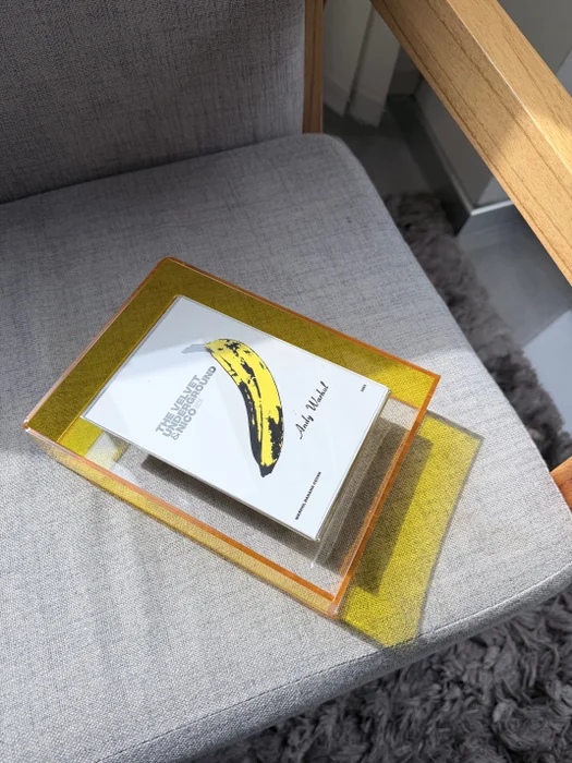 Marco Acrílico Amarillo - Marcos, Uruguay | Mara Estudio