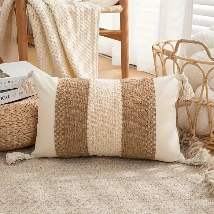 ALMOHADON CON TEJIDO 50x30CM NATURAL/BLANCO en Multicolor - Textiles, Uruguay | Decohogar, vista 3