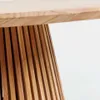 Mesa redonda Jeanette de madera maciza de - teca Ø 90 cm en Madera natural - Mesas de comedor, Uruguay | Kavehome, vista 3 de 5