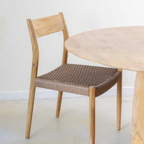 Silla en teca y fibra de loom sintética en Madera natural - Sillas, Uruguay | Entrecasa