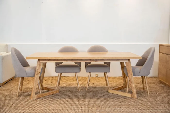 Mesa Comedor LIV en Madera natural - Mesas de comedor, Uruguay | Marvic