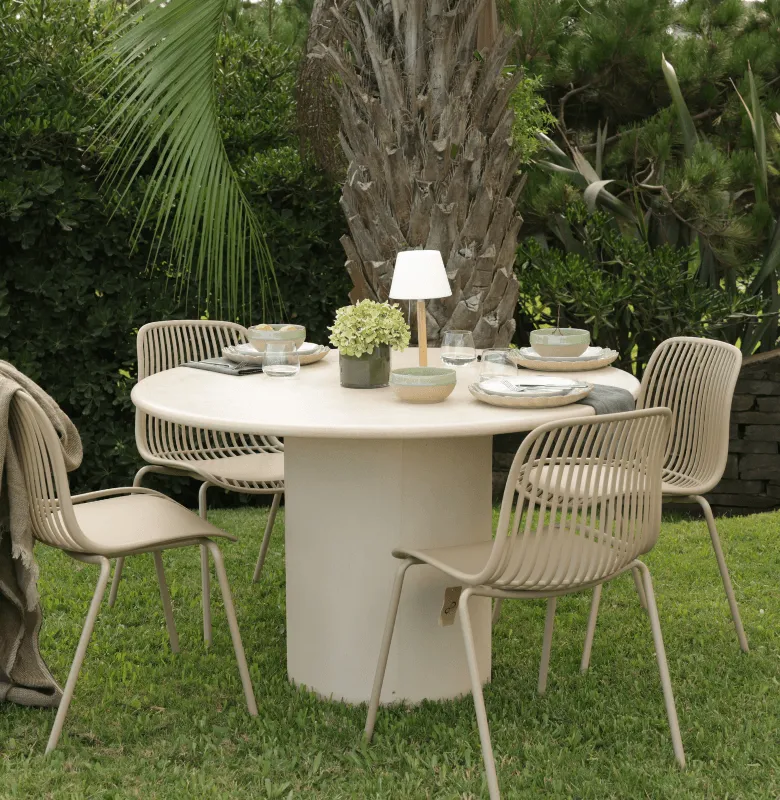 MESA COMEDOR CEMENTO en Beige - Mesas de comedor, Uruguay | Masinfinito Casa