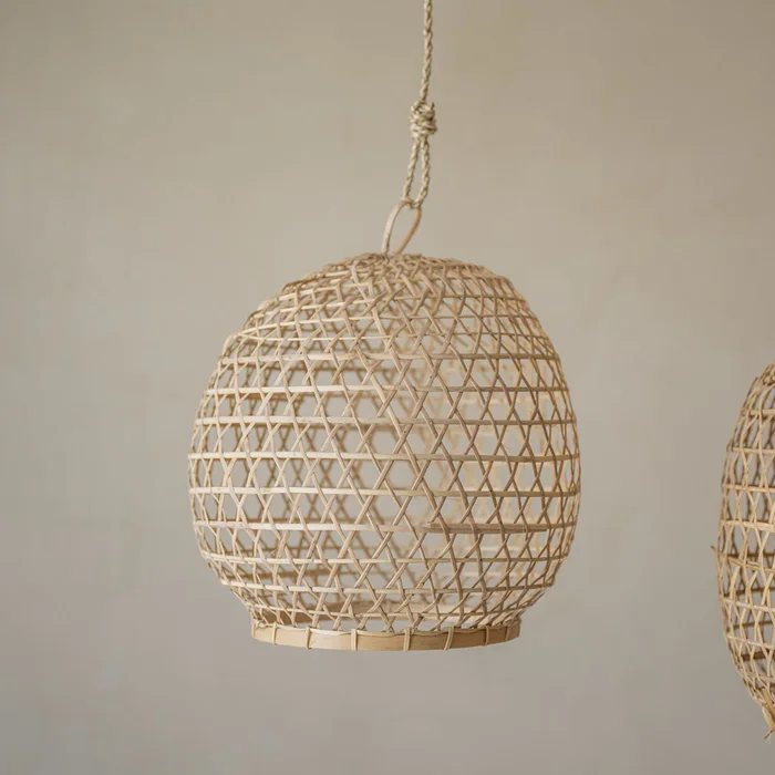 Lámpara de techo Bella M en Madera natural - Lámparas colgantes, Uruguay | De Arcos