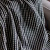 Manta para sillón y cama algodón Grafito - 130cm - Textiles, Uruguay | Buho Store, vista 3 de 6
