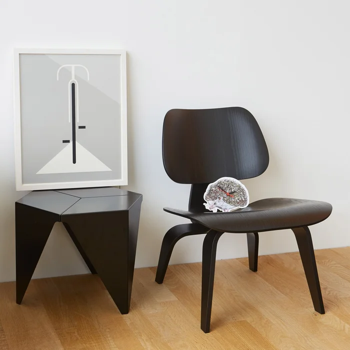 Prismatic table by Isamu Noguchi / black ABS en Negro - Mesas de arrimo, Uruguay | Mad for Modern, vista 2