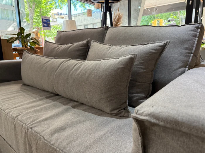 Sofá Granada 2 Cuerpos Funda Desmontable 165cm - Gris Lino en Gris - Sillones y sofás, Uruguay | Berna Home, vista 6