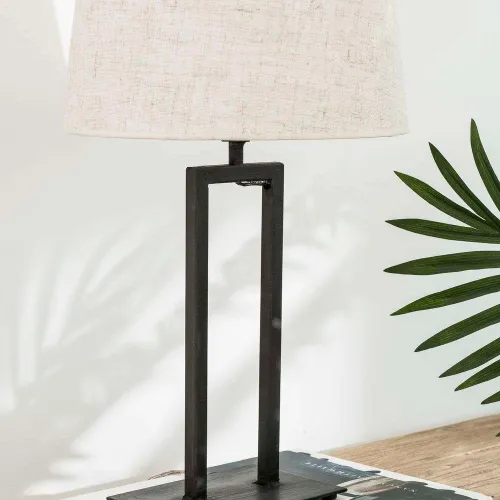 LAMPARA DE MESA GEOMETRICA - HIERRO - NEGRA en Negro - Lámparas de mesa, Uruguay | La Iberica