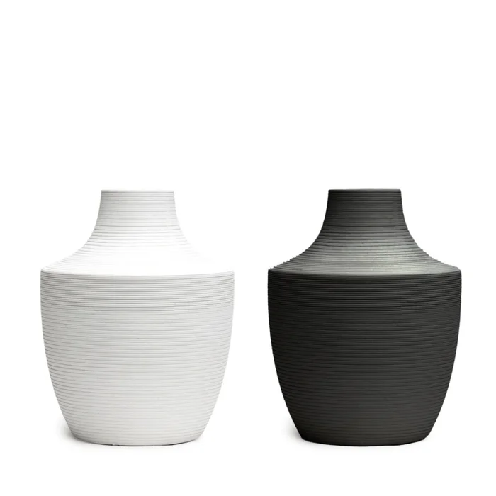 FLORERO CERAMICA D14x18CM BLANCO/NEGRO MATE en Multicolor - Jarrones, Uruguay | Koz