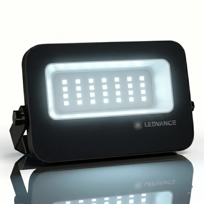Foco LED LEDVANCE Compact IP66 10W CCT Negro en Negro - Lámparas colgantes, Uruguay | Serlux, vista 4