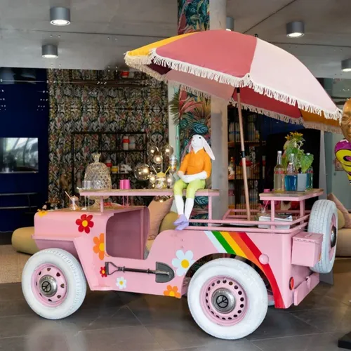 MESA DE BAR FLOWER POWER CAR Rosa  - Mesas de comedor, Uruguay | Viasono