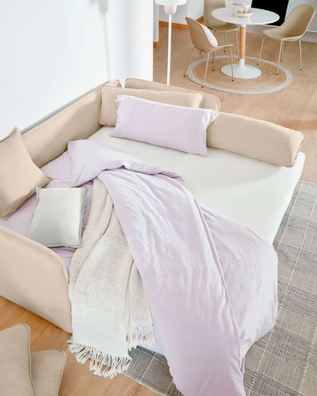 Sofá cama Tanit - beige y patas de madera maciza de haya con acabado natural 210 cm en Beige - Sillones y sofás, Uruguay | Kavehome, vista 3