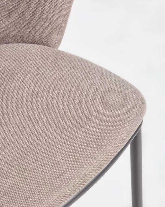 Silla Ciselia - de chenilla marrón claro y acero negro en Beige - Sillas, Uruguay | Kavehome, vista 4
