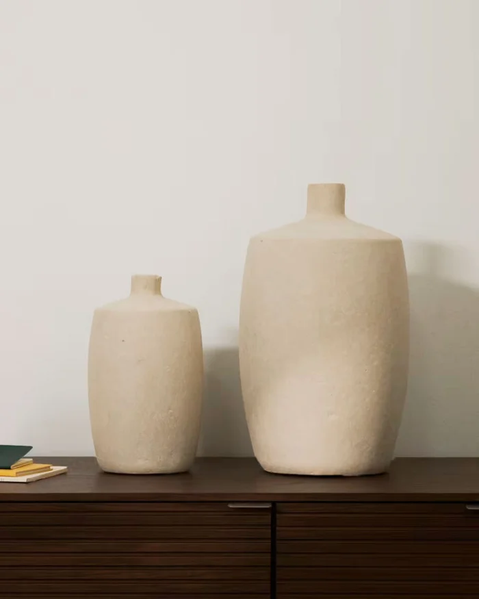 Jarrón de papel maché Mireni beige Ø 26 cm en Beige - Jarrones, Uruguay | Kavehome, vista 2