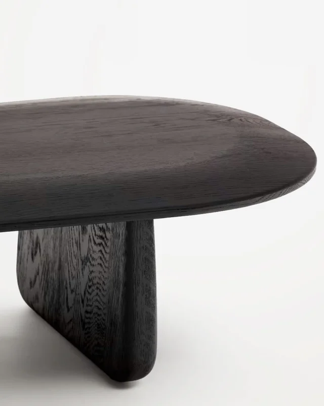 Mesa de centro Pirita de madera maciza de roble con - acabado negro, 146 x 56,5 cm FSC 100% en Marrón - Mesas de living, Uruguay | Kavehome, vista 6
