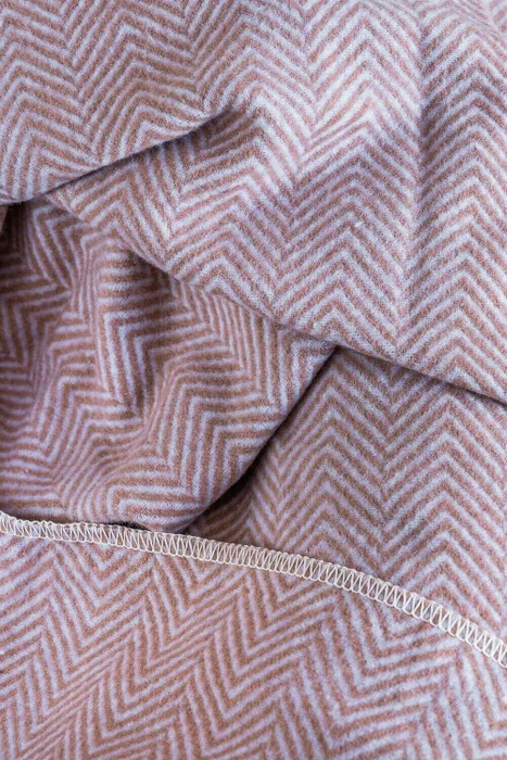 MANTA AUSTRIACA ESPIGA - MALVA en Violeta - Textiles, Uruguay | La Iberica