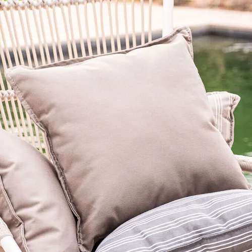 ALMOHADON EXTERIOR - VISON - 45 X 45 en Beige - Muebles para el exterior, Uruguay | La Iberica
