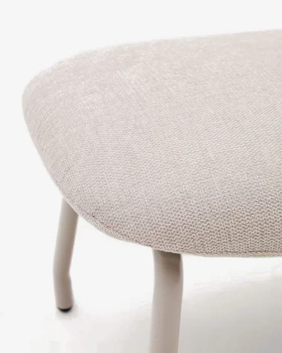Reposapiés Belina de chenilla - beige con reposapiés y acero con acabado blanco en Beige - Butacas, banquetas y puffs, Uruguay | Kavehome, vista 3
