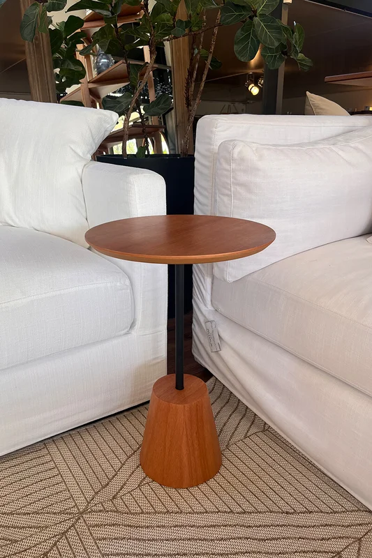 MESA LATERAL PETALA G IN NATURAL 40X40X58H CM en Madera natural - Mesas de arrimo, Uruguay | Vinibel, vista 4