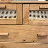 Cómoda Madera de Pino y Rattán Natural - Linea Yakarta - Cómodas, Uruguay | Berna home, vista 4 de 7