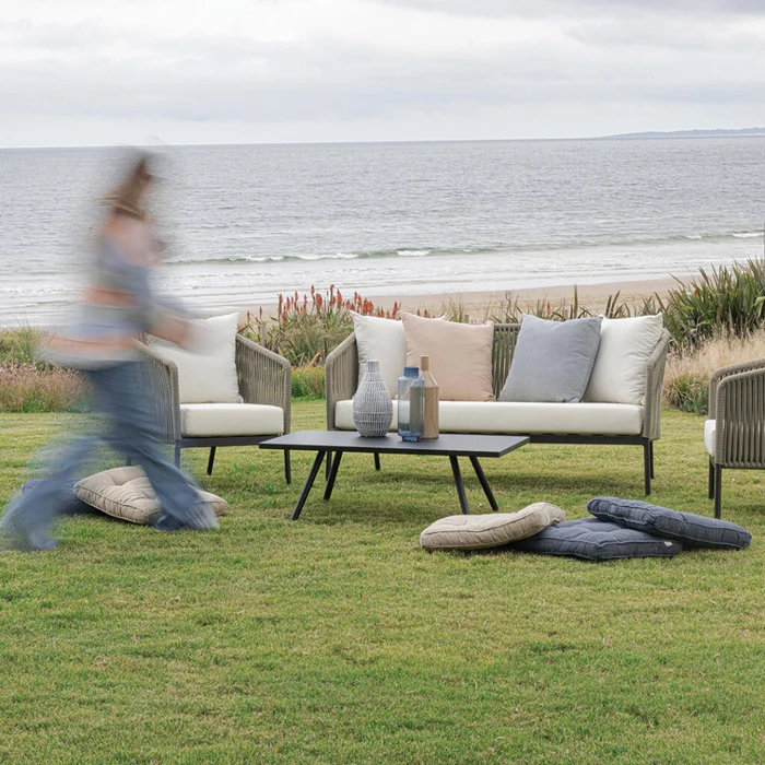 Living de exterior Creta - Sofá en Beige - Sillones y sofás, Uruguay | Walnut