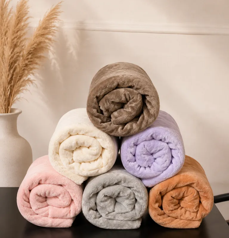 Manta lisa polar peluche de 150x100 - Textiles, Uruguay | Tu Garage
