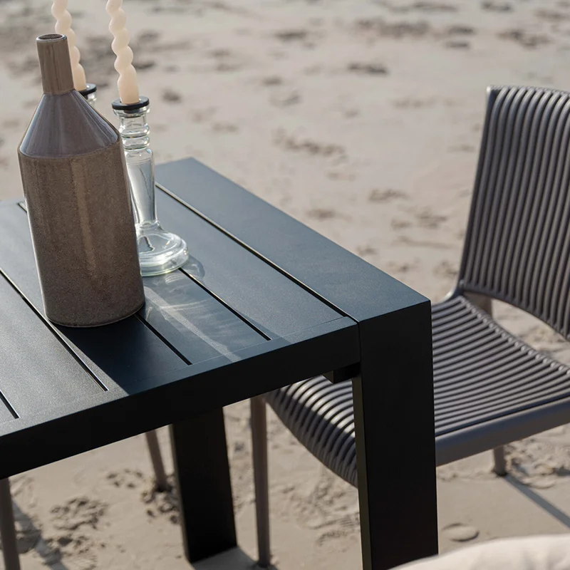 Mesa de exterior Rhodas - 70x70cm en Negro - Mesas de living, Uruguay | Walnut, vista 3