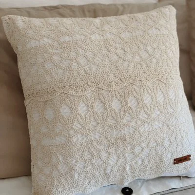Almohadón Crochet – 50×50 en Beige - Textiles, Uruguay | Dreams On Time, vista 3