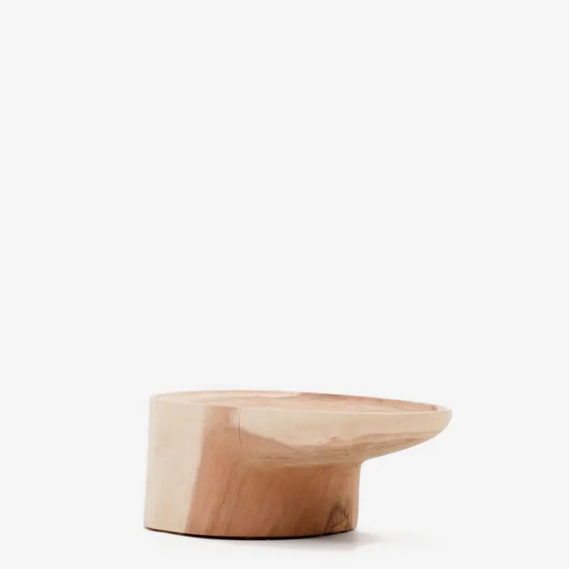 Mesa de centro Mosi con pie de madera maciza de mungur - 90 x 50 cm en Madera natural - Mesas de living, Uruguay | Kavehome