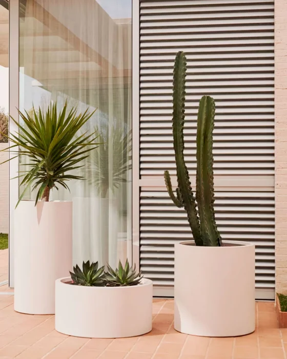 Macetero Aiguablava de cemento - blanco Ø 42 cm en Blanco - Muebles para el exterior, Uruguay | Kavehome, vista 2