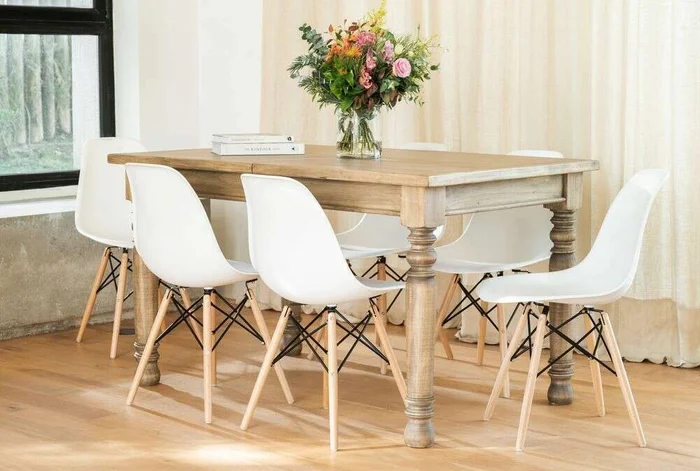 MESA COMEDOR DE CEDRO EMMA - EXTENSIBLE en Madera natural - Mesas de comedor, Uruguay | La Iberica, vista 2