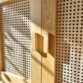 Aparador de madera con esterilla de viena en Madera natural - Aparadores y recibidores, Uruguay | Decoramuss, vista 4